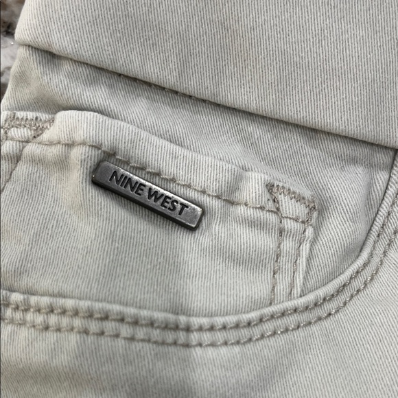 Women’s Nine West Heidi Pull-on Crop Pants - Picture 4 of 8